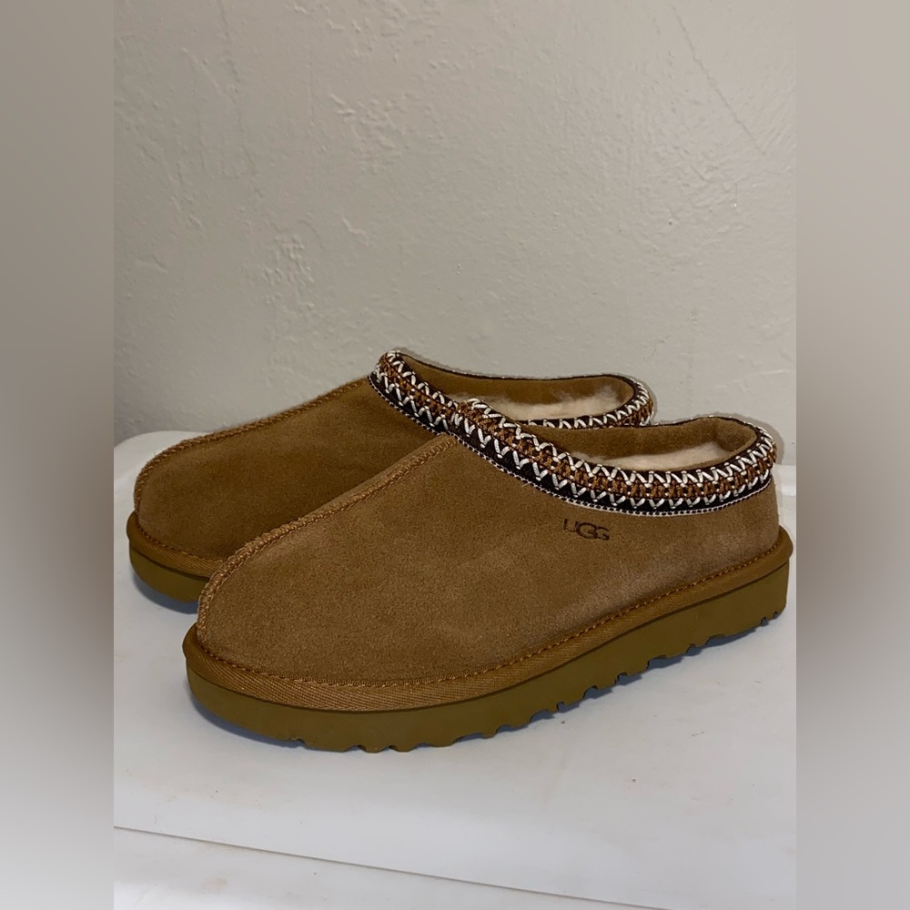Ugg Women’s Tasman Slipper size 7
